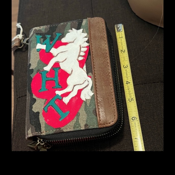 Camouflage Wallet Accessories - #1085+ Camouflage Wallet with Red Heart and White Horse Thunder Design